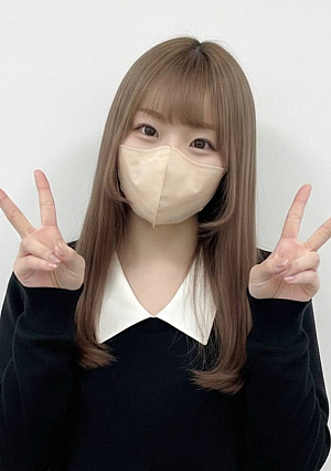 美容師を目指す148cmの低身長系美女が中出し生ハメに挑戦した一夜