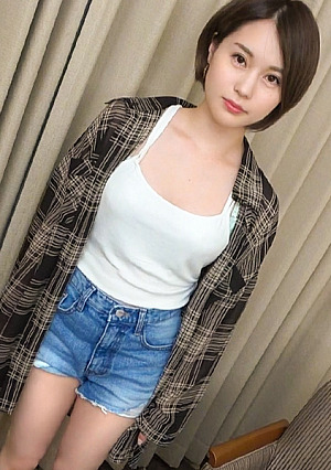 [初撮り][こんな美少女が..][高純度の極上猥尻]雪肌美女のエッチな魅力に引き込まれる60分とんでもないエロさを魅せつける美少女は.. ネットでAV応募AV体験撮影 1347