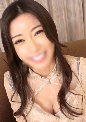 [Bonus included] [Personal shooting] [Full face exposed] A big-breasted beauty who works at a wedding hall releases all the desires that cannot be solved by masturbation ♡ Her plump and sensitive body cums as she is fucked by a big cock