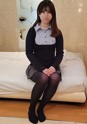 [顔出し・専業主婦ハメ撮り]美乳スレンダー美人の専業主婦をノーパンストッキングにさせ破いて肉棒挿入ブッカケ
