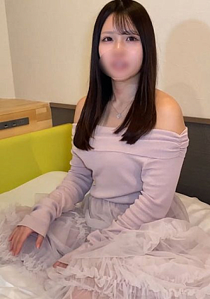 [顔出し・スレンダー美人妻ハメ撮り編]巨根が口に入りきらず、よだれを誰流しながら肉棒を咥えさせられ、さらに膣にも挿入され中出しで淫らに弄ばれる美人妻