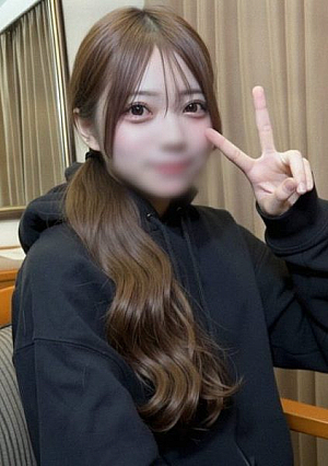 Fカップ色白スレンダー美体型みずきちゃんメイド姿で窓際立ちバックで顔を赤くさせ「あぁ…イクとビクビク痙攣濡れマンコにたっぷり生中出し調教