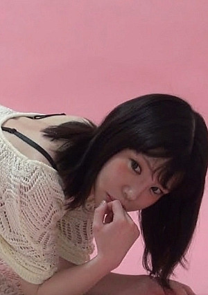 素人パンチラ in 個人撮影会 vol.135 ギリギリドスケベ紐パンえり「恥ずかしいポーズばかりさせないで[高画質版＆おまけあり]