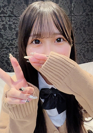 [完全素人個撮]感じやすい色白むっちりボディと笑顔が最高にカワイイので思わず中出ししちゃいました♥[セイ服Ver.]