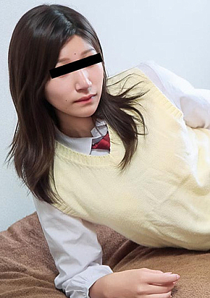 制服娘を電車でイタズラ 北沢玲香