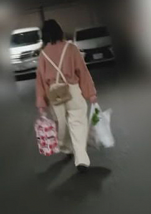 【個人】返済できない小柄な幼な妻、スーパーの駐車場で咥えさせ車内に押込み狭い膣にねじ込み中出し