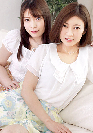 エッチの息がぴったりな美人母娘
