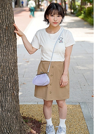 [Legal Lawson Fall] Height 138 cm Very cute little child-chan Valuable plabe SEX with a big cock man with a height difference of 40 cm It was apt that the little child was lewd