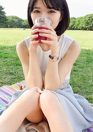 【堂々と親に紹介できる彼女】清楚でキュートなのに実はクソエロい夢みたいな彼女登場何言ってもニコニコ楽しそうにしてくれる好感度MAX美少女が2人きりの時はグイグイSEX誘ってきて、華奢な色白ボディをくねらせながらまこギュウギュウ締めてくる俺たちが夢見たどエロ清楚彼女がここに【VlogDiary #015】