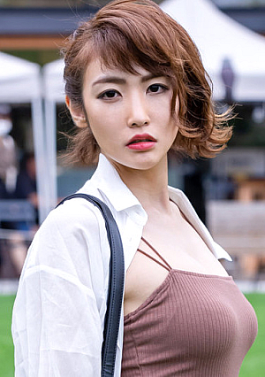 女の子にモテまくりショートカットボーイッシュ 初生セックスで性の悦びを知る淫乱ドMガチレズバーテンダー アオイさん28歳