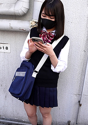 【個撮】優等生っぽいミニスカ制服美小女を自宅に連れ込みハメ撮り_生ピストンから中イキ連発