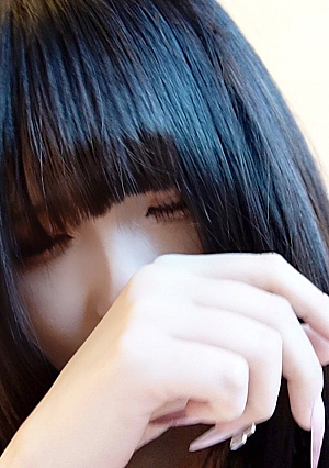 【完全初撮り】【顔出し】コンカフェ嬢現役生かなちゃん、生活苦で緊急支援８日間禁欲中だった怒りのキモオジペニスで生ハメ大量発射