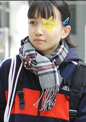 Bonus available Train Chikan Reiwa 4th year first problem work Junior student Chikan returning from club activities Cut through a layered jersey and insert raw Mr S goes out of control at the hotel