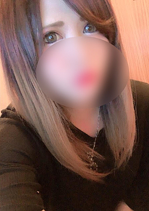 【顔出し・NTR】 生ハメされながら電話『タクヤごめん、こっちの方が気持ち良い♥』パイパンに無許可中出し【個撮・無修正】特典有