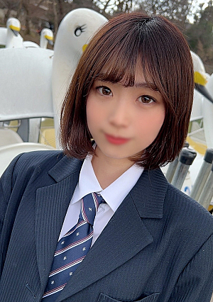 完全顔出し・初撮影【無修正】清純な未成◯の制服を脱がせるとまだ幼すぎる美少女の裸が・・・まだ穢れを知らない訳あり女子◯生の純白ロ*リな身体にゴムなし膣内射精（3回射精）