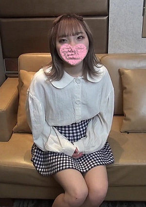 A bright and honest teenage girl innocent slender girl said Dame inside so ignore it and make a large amount of vaginal cum shot