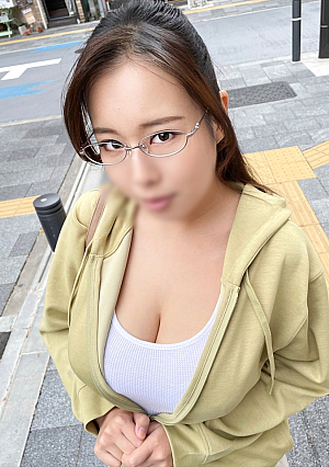 ★期間限定価格＆おまけ★爆乳メガネ地味子介護士25歳Jカップ爆乳揺らし下品に昇天ガンギマリ!!絶倫巨根チンポピストン連打で飛びまくり中出し卍ハードコア【ロケットぱいぱい♥】