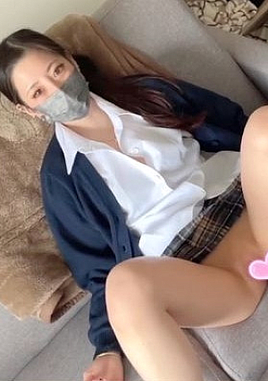 Highly recommended colleagues part-time job girl Before sending to a part-time job from school I invited her to my home and made a vaginal cum shot www