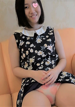 Mo-no first shot Rina-chan 18 years old has a hairless dick under her hair with an electric massage machine