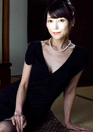 Widow's Sexual Desire Vol.4 - Kurisu Aoki