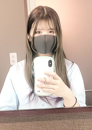 First shot loss of virginity 18-year-old genuine virgin Ai-chan I hate it hurts with a virgin membrane penetration but mass ejaculation with a ruthless piston raw squirrel