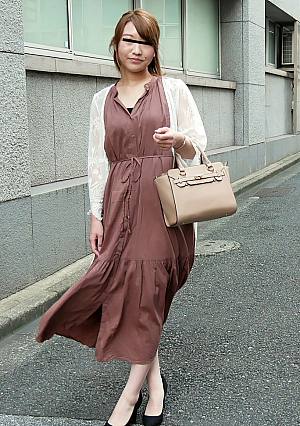 ごっくんする人妻たち124 ～レス妻が初の他人汁を飲む～
