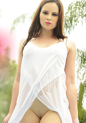 夏の終わりのプールエッチ プールサイドで欲情してしまう体 Jenna / ジェナ