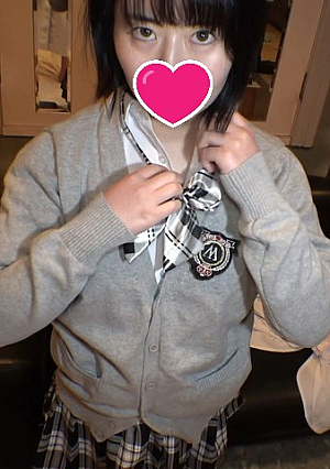 媚〇で感度アップ生ハメSEX!?幼い顔に似合いすぎる制服コスで美マンにたっぷり中出し❤【複数特典あり】