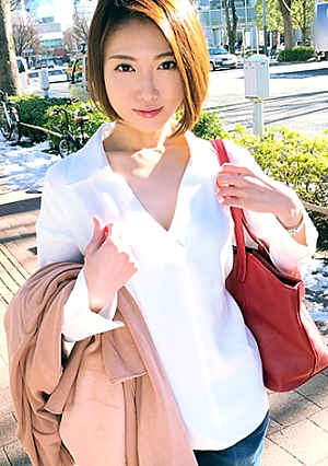 現在【婚約中】25歳【スレンダー美女】ちかちゃん参上総合商社に勤める彼女の応募理由は『結婚前に弾けたくて』焦がれのAV男優とSEXしたくて満を持してAV出演婚約者は決して知らない変態な一面、いや二面も三面もあった【ドM】【イラマチオ好き】【スパンキング好き】【首絞め好き】【顔射好き】超ド変態だったスレンダー美女の乱れっぷりは大必見『ちなみに婚約者は会社の上司です』お、、、お幸せにー