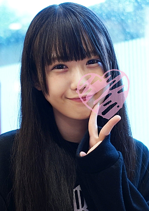 【無修正】顔出し幼さの残る合法〇リ美〇女とデート気分♡車内フェラからの2発中出しまんぴ～す♡