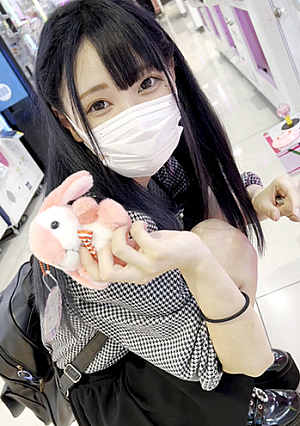 【無】《初撮り》ピュアでキュートな18歳イマドキぴえん女子☆あまりの可愛さに我慢出来ずトイレでハメ敏感にアンアン喘ぐ彼女にたっぷり生中出し