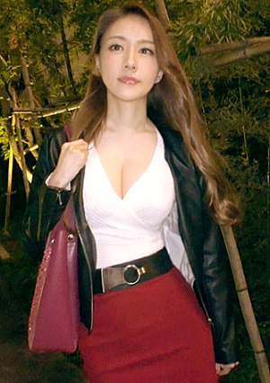 【最高の美女】24歳【色白美巨乳】りのちゃん参上仕事帰りにAV出演しちゃう彼女の応募理由は『私、人にSEX見せたいんです』聞くと見られたい願望が強過ぎる【エッチなお姉さん】『見られたいから露出多目の洋服着てます』エロ親父の視線は大歓迎の【変態美容部員】『AVって不特定多数の人見ますよね』はい、そぅですけど『あぁっ、濡れてきちゃぅ、、』かなりの重症ですねw 見られて大興奮のガチイキは必見です