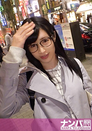 マジ軟派、初撮 1340 新橋で見つけた本好きメガネ女子急な「セックスさせてください」発言、突然入ってきた男に「何勝手に俺の部屋使ってるの」と言いがかりをつけられ、わけのわからないまま気付いたら犯されてました