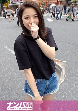 マジ軟派、初撮 1371 クイズと騙されて生ちぽを握らされちゃう天然女子驚き戸惑うもついつい巨根をチラ見その一瞬を見逃さないナンパ師に丸め込まれて流されSEX