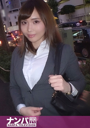 マジ軟派、初撮 1376 インタビューの為に撮影に応じてくれた癒し系OL 恋愛のアドバイスと称してキスを迫れば戸惑いながらも男優のテクに顔をとろけさせ、そのまま流されてオナニー→セックス 経験したことのない激しいピストンに背を仰け反らせてイき乱れる