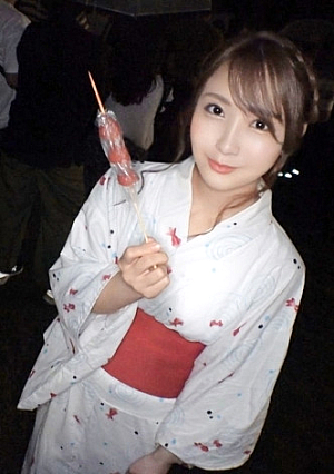 花火大会ナンパ 06 花火が上がる直前に彼氏と喧嘩し置いていかれた悲しき浴衣美人傷心を癒やすかのように優しく男を包み込み、癒やし尽くしてくれる彼女に大興奮大胆な腰の動き、仰け反り感じる表情、もう首ったけ