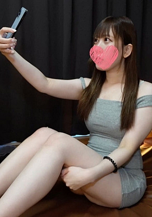研修を始める前からパンツにシミを作ってるエロい子某美容室専属ネイリスト　得意の赤ちゃんプレイでしほちゃんのおっぱいをちゅぱチュパ吸いながら手コキ指示　綺麗なおまこへ生中出し