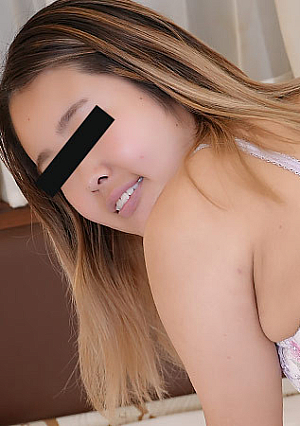 舐めるんですか！？～無知なムチムチギャルの初おしゃぶり～ - 福原詩織