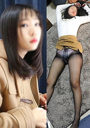 黒パンスト女子大生
