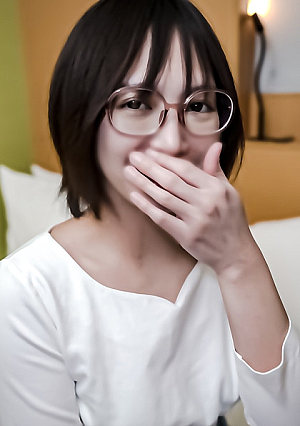3日間限定500pt!!【教師・メガネ女子】勤勉感丸出し眼鏡かけたリケジョ、**⚫︎数学教師との生々しい性行為動画