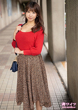 三田里穂 1