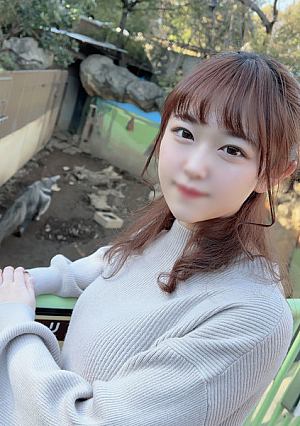 初撮影・顔出し3日間限定1980pt小動物の様に愛くるしいミニマム女子の下着をずり落ろしたらびっしり剛毛・・・子宮を激しく突きまくり2回連続膣内射精