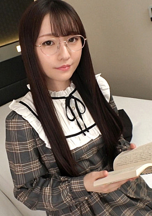マジ軟派、初撮 1923 ひかえめメガネ美少女をホテルに連れ込む背徳感押しに弱すぎてされるがままに胸やお尻を揉まれ… 電マで潮吹きまくるスケベ体質狭いマコはバイブを奥まで咥え込むプリプリ美尻に腰を打ち付けられて目がトロン…『初めてのことだらけで///』18歳の少女のムッツリ心が開花
