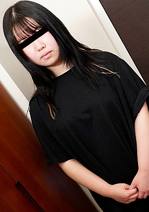初心な女の子と思いきや赤い下着にパイパンマンコで中出しまでしちゃいました！