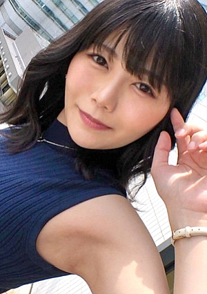 マジ軟派、初撮 1949 小綺麗で上品そうなお姉さんを桜木町でナンパしかしフタを開けると付き合った人数よりヤッた人数のが圧倒的に多いフラフラ遊びまくるヤリマンだった手マンでグジュグジュ潮吹きムッチリ美巨尻がエロすぎるバックや騎乗位シーンがめっちゃシコい