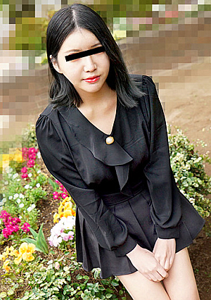 手ぶらバイブが美尻でプロペラ回転！ハメられながら彼氏と通話する素人娘！