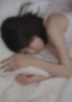 Blowjob and ejaculation in the mouth while sleeping with small breasts