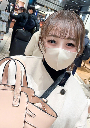 初撮影2/13まで限定【無修正】集団レイ◯され妊娠中絶した過去の記憶の闇から抜け出せない男性恐怖症の美容部員・・・密室に連れ込むとフラッシュバックしたかの様に怯える身体に生中出し　