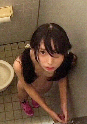 【衝撃実録】男子トイレに迷い込んだ天使　ちょうどよかったのでそのまま中出し撮影