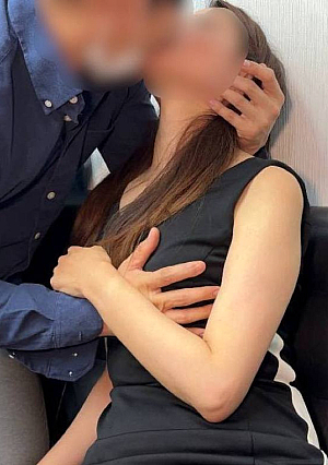 【素人&人妻】無断欠勤して懲りずにパチンコに行っていたバツイチ人妻に潮を吹かせまくってオシオキ中出しハメ特典有串刺し中出しハメ